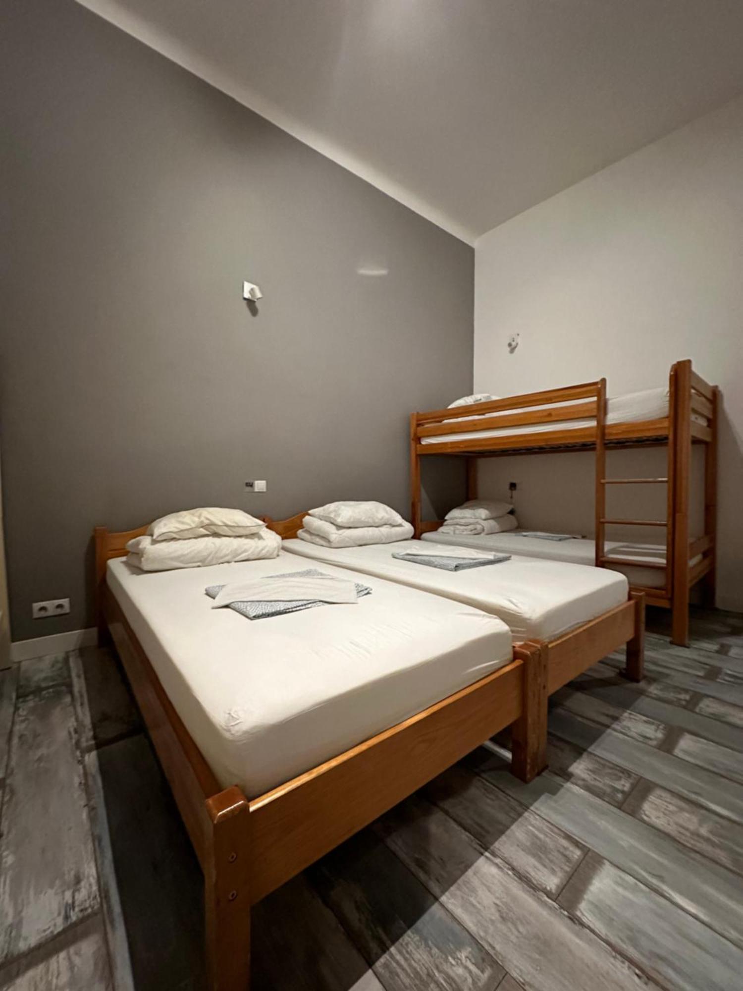 Hostel Chmielna 5 Rooms & Apartments Varsovie Extérieur photo